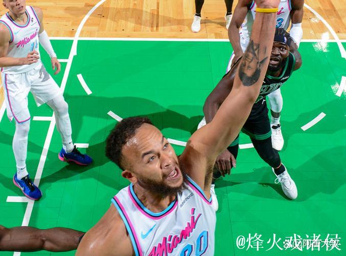 美媒评斯图尔特引发冲突:这位球员始终在攻防两端全力以赴 美媒评斯图尔特引发冲突:这位球员始终在攻防两端全力以赴