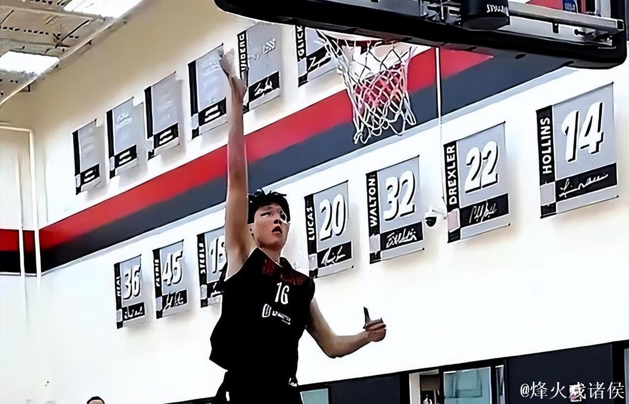 斯普利特现场观赛:杨瀚森与吕佩尔在G联赛的表现考察。 斯普利特现场观赛:杨瀚森与吕佩尔在G联赛的表现考察。